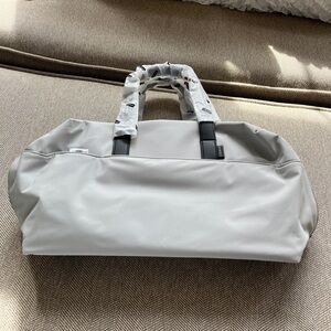 NWT AWAY The Everywhere Bag for Stylish Travel in Cloud Gray